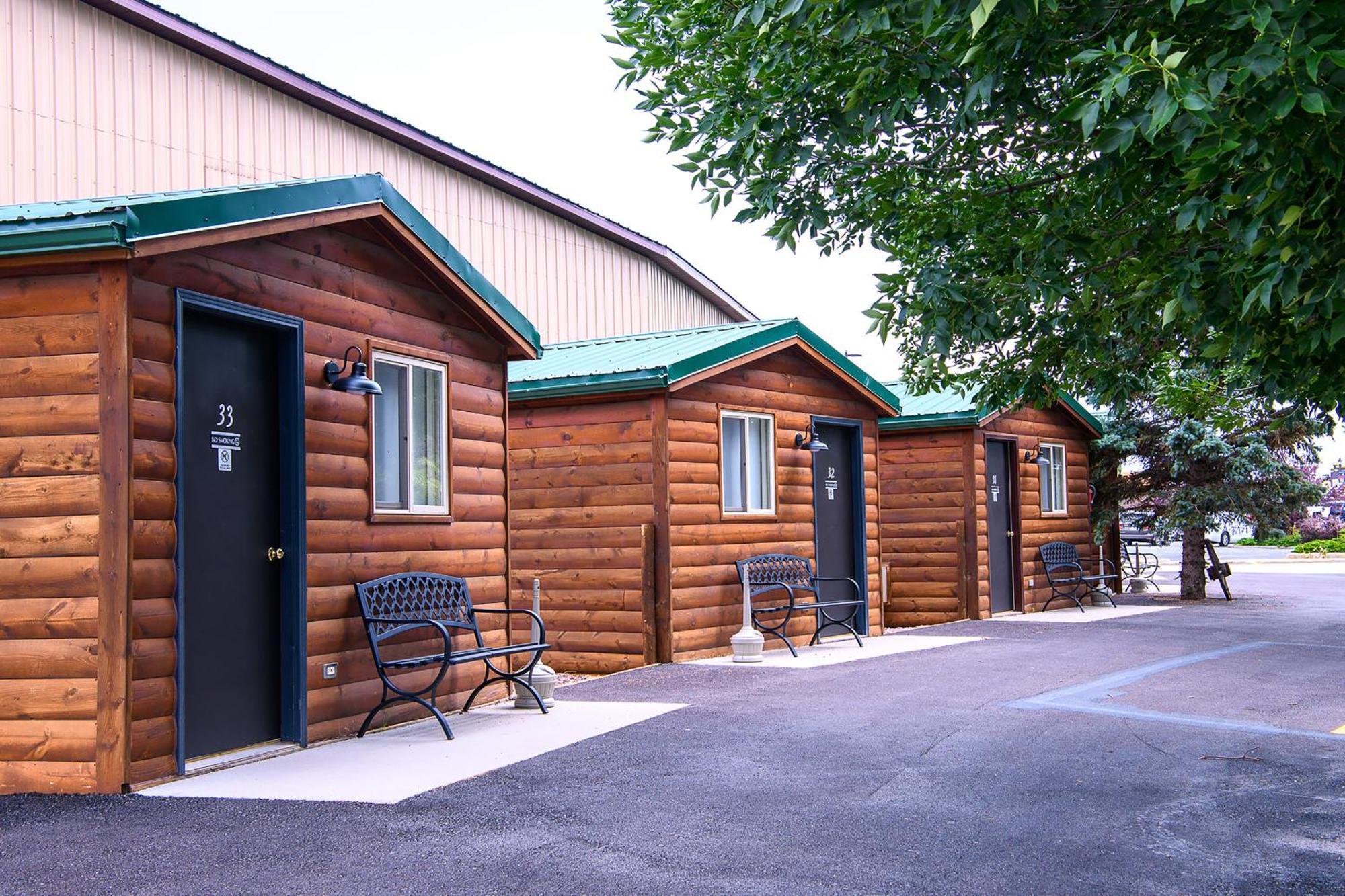 Hansen Inn & Cabins Wall Exterior photo